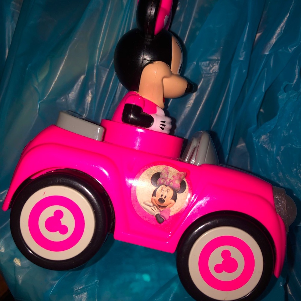 minnie pull back go car